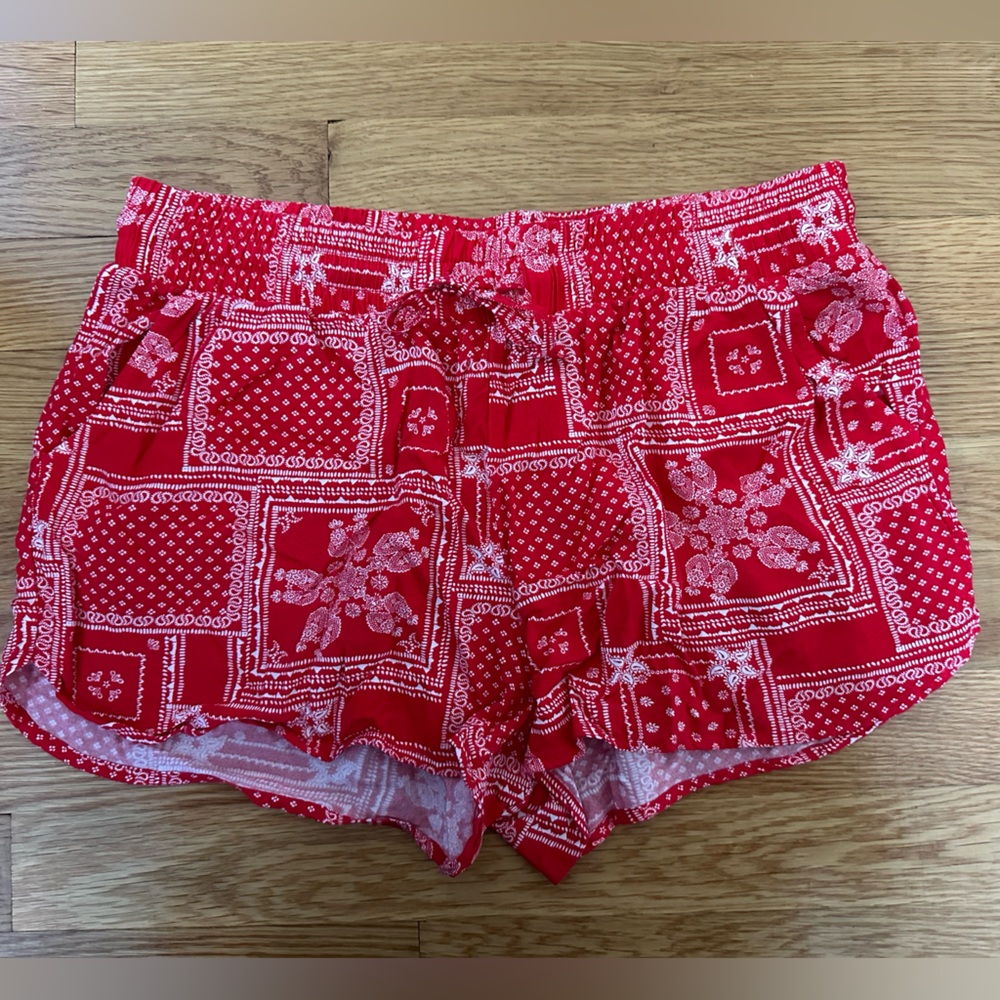 Mossimo Red Patterned Women’s Shorts Size Small